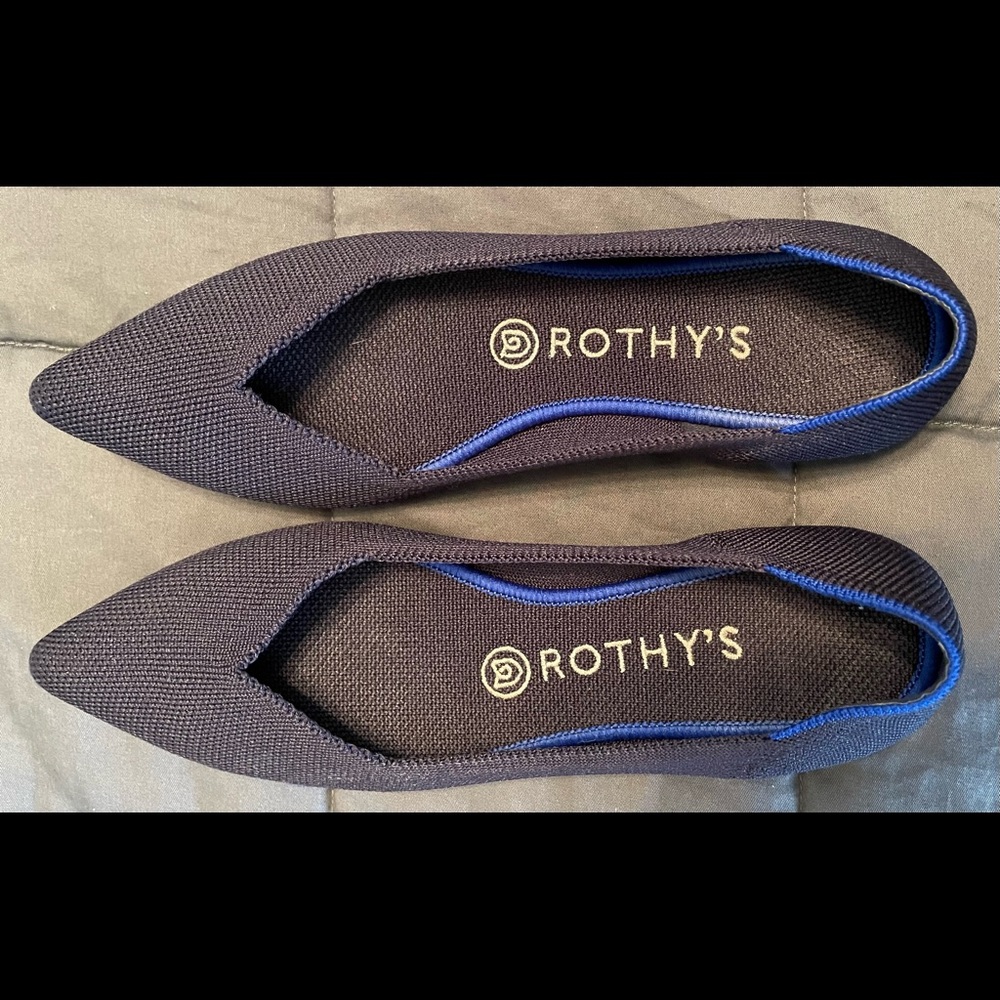 Rothy’s The Point in Navy. Size 8.